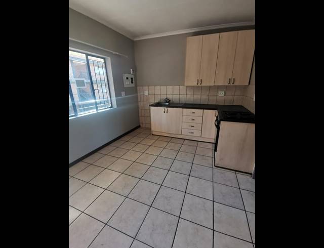 1 BEDROOM PROPERTY TO RENT IN DIE BULT